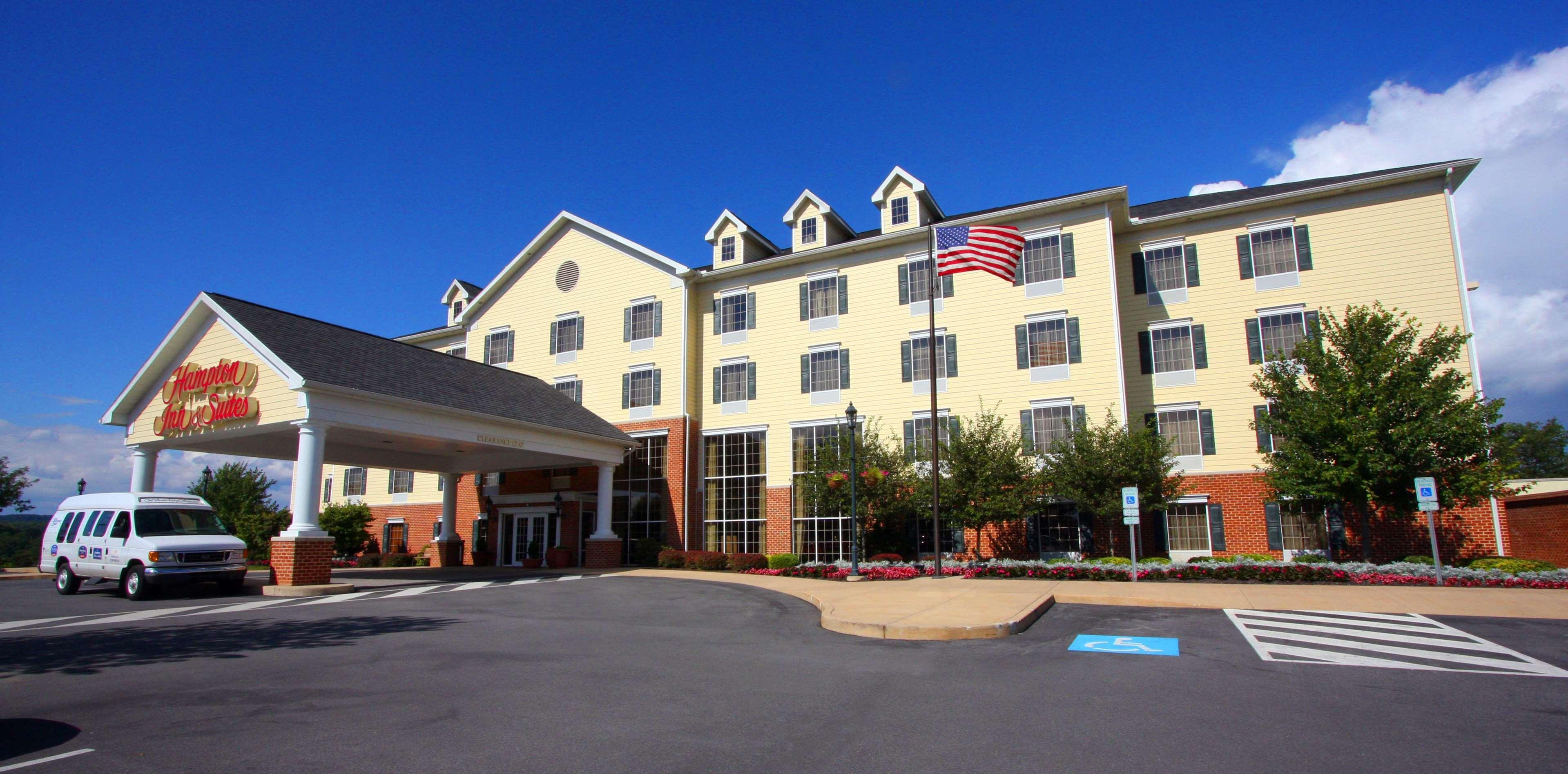 Hampton & At Williamsburg Square Hotel State College
