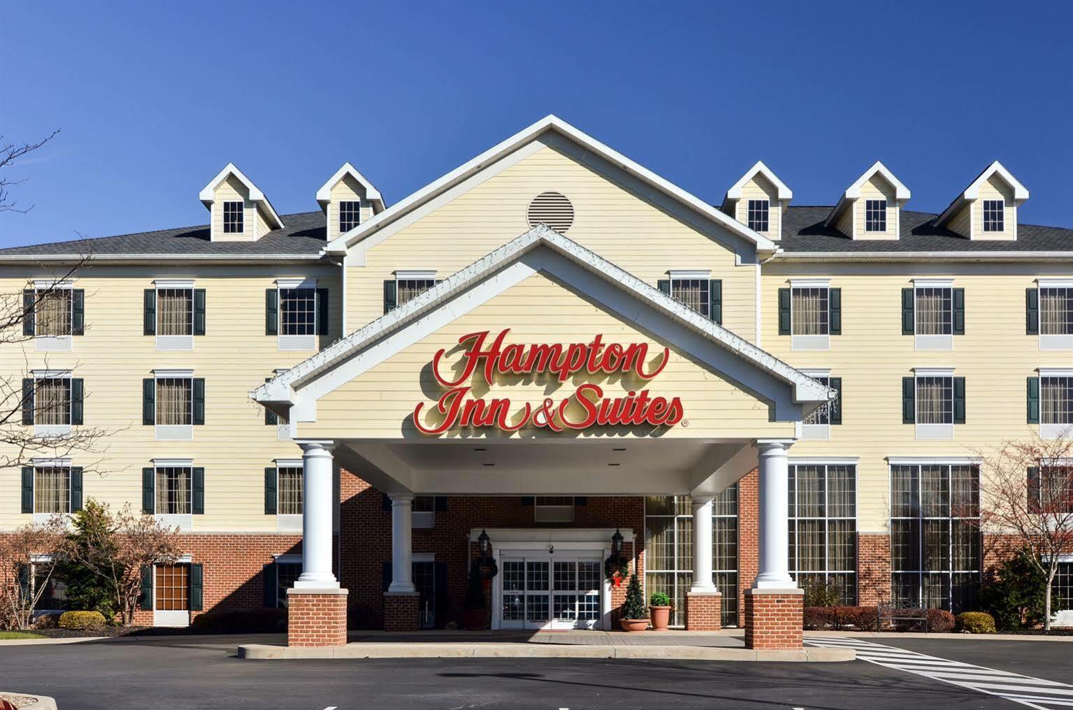 Hotel Hampton & At Williamsburg Square